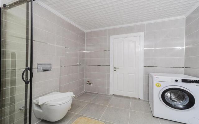 Central Flat Close to the Beach in Muratpasa