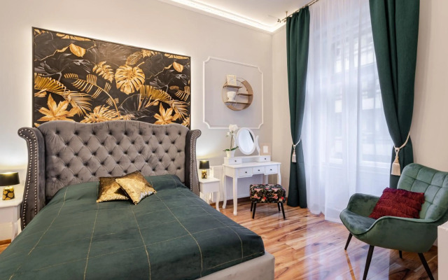 Premium Art Deco Apartment at Broadway // 4BDR & 3BR