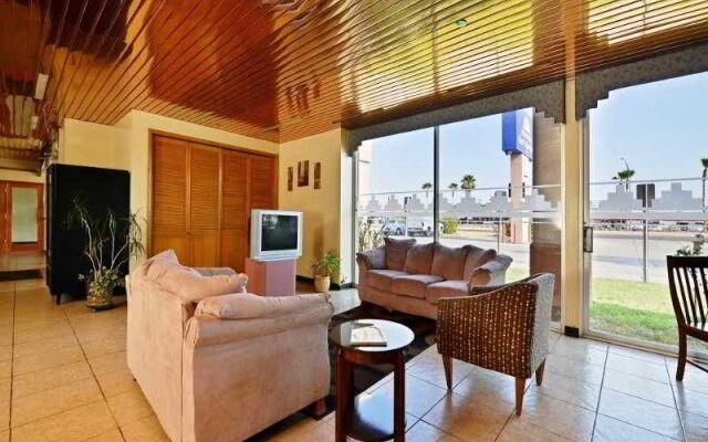 Newton Inn In Newton, KS