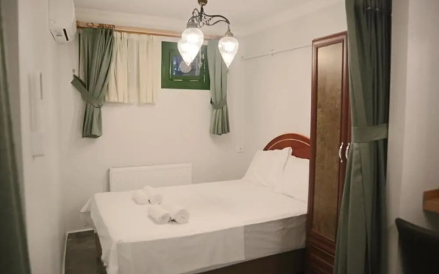 3 floor history mansion