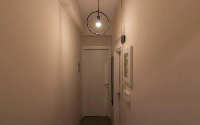 Luxury apartment 10’ from the center!