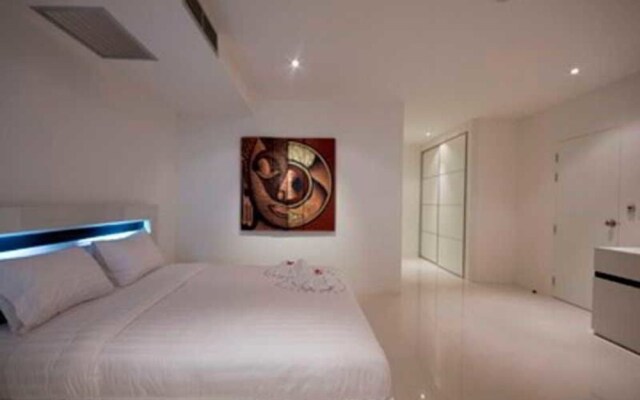 Sunset Plaza Holiday Apartment