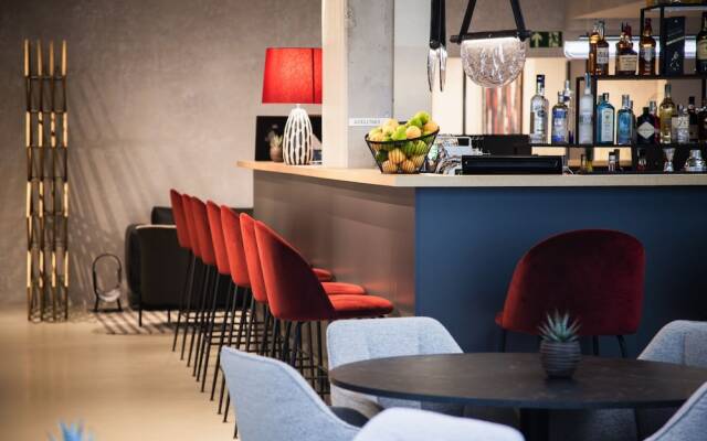 The Amberlyn Suite Hotel