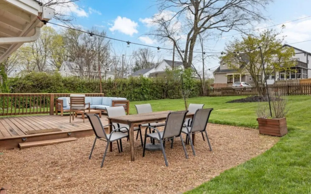 Space Cowboy - Firepit, Huge Yard, Close2downtown
