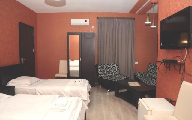 Hotel Center