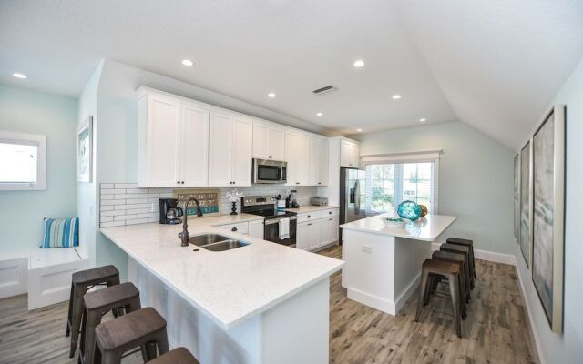 Aloft on Canal by SKLRP