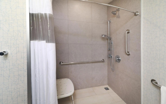 Holiday Inn Express Monterrey Fundidora by IHG