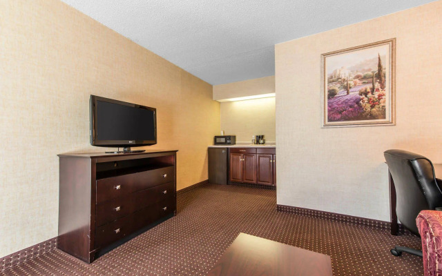 Quality Inn & Suites Conference Center Across from Casino
