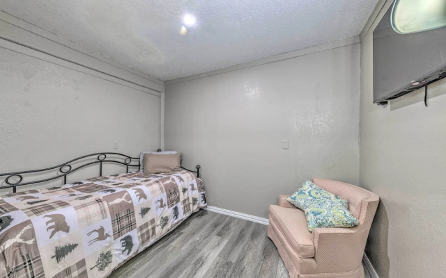 Ruidoso Home w/ Deck, Grill & Pool Table!