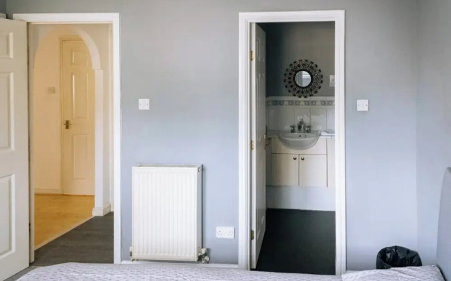 Snug & Serene 2BD Flat - Roseburn