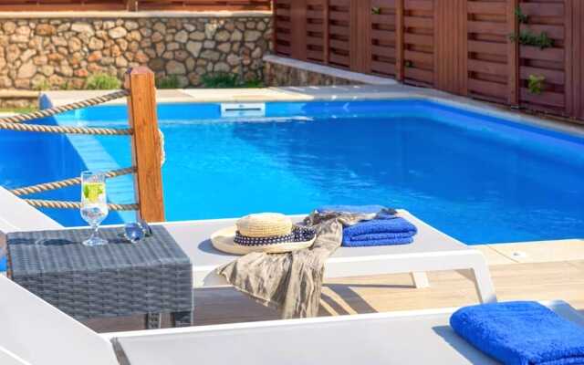Lindos Sapphire