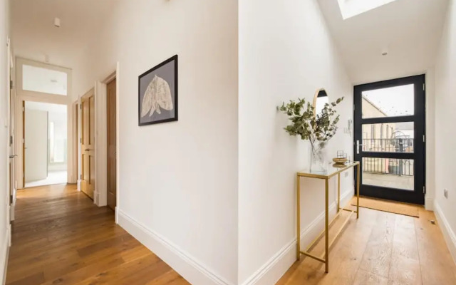 The Tooting Hideout - Dazzling 3bdr Flat With Balcony