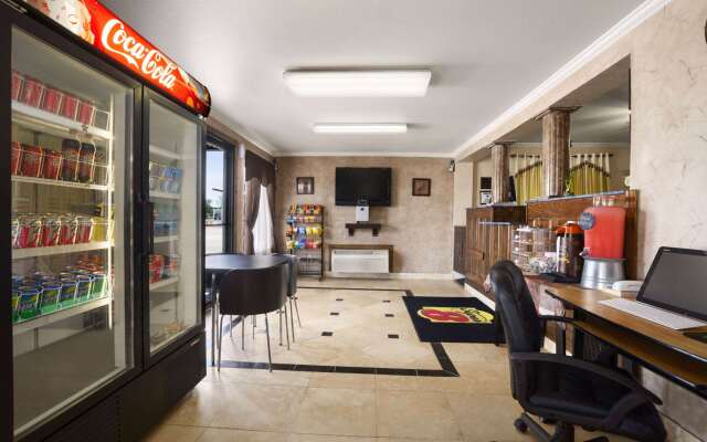 Super 8 by Wyndham Childress