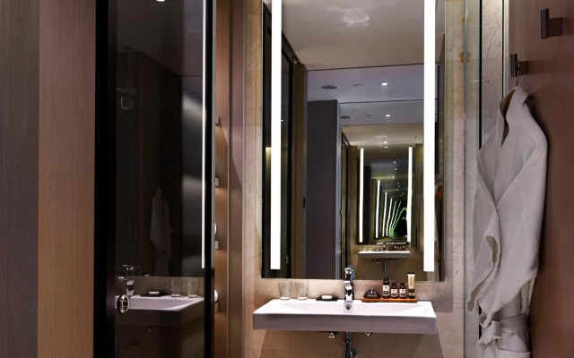V E Hotel & Residence