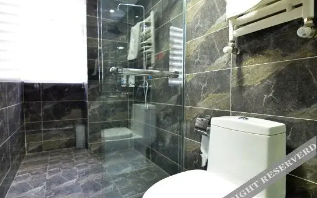 Fengzeyuan Business Hostel