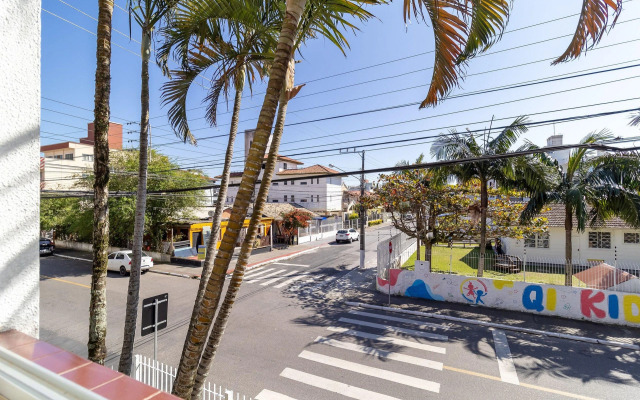 Apto a 6 minutos do mar em Canasvieiras-SC RBA201