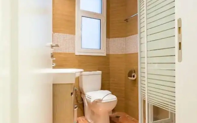 Downtown urban flat for 4 people in Plaka