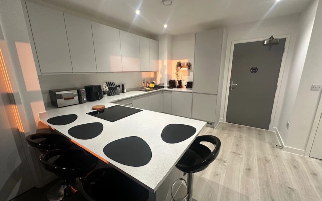 Up to 40 Percent Off Old Trafford Modern Apartment