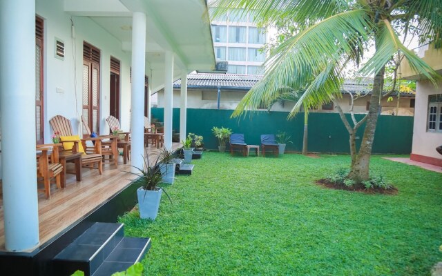 Hasaranga Holiday House