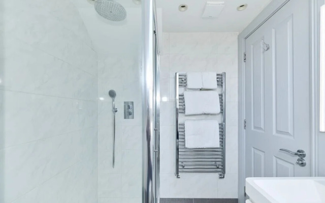 The Leghorn Quarters - Modern 3bdr With Balcony