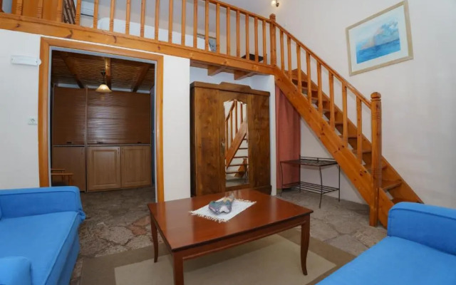 Phaedra Hotel