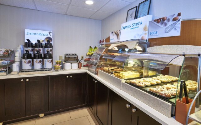 Holiday Inn Express & Suites Birmingham South - Pelham by IHG