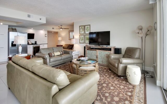 Trillium 5C Beach Front/private Balcony With Amazing Views/pool!