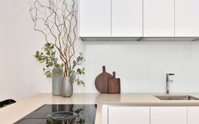 Plush Apartment in London near Piccadilly Circus and Chanel