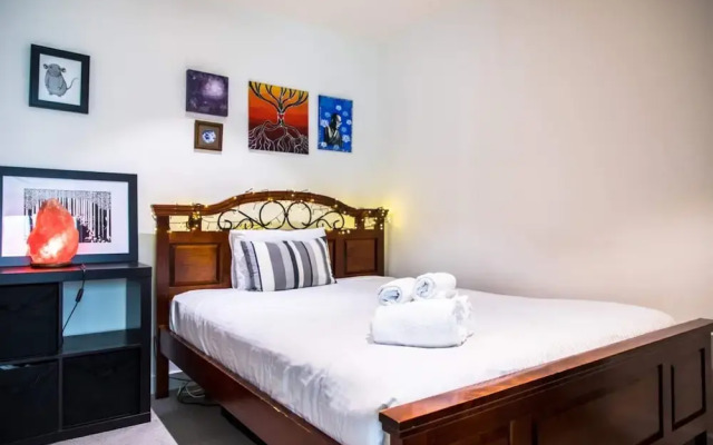 Eclectic 1 Bedroom South Yarra Hideaway