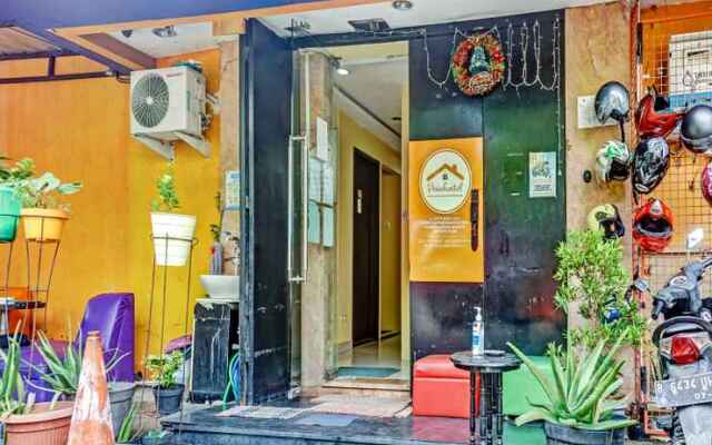 Super OYO 90692 Point Hostel