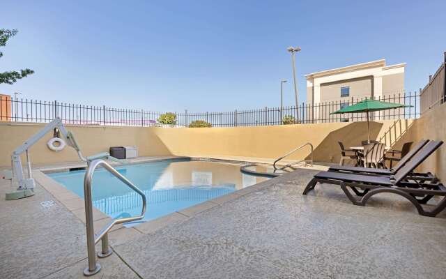 Comfort Suites West Dallas - Cockrell Hill