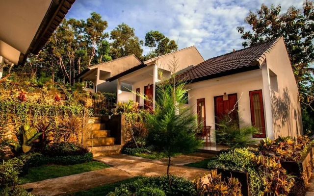 Singgahan Bungalow by ecommerceloka