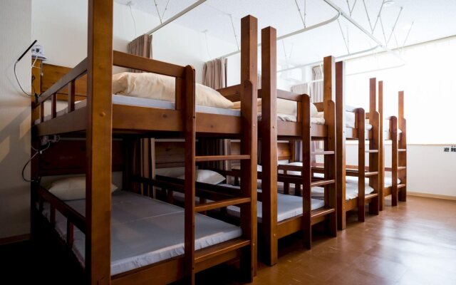 GUEST HOUSE YUTAKA - Hostel