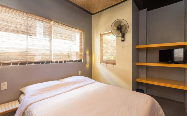 MNL Beach Hostel Boracay