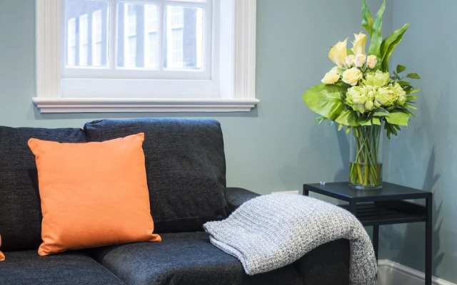 JOIVY Elegant 2 Bedroom Flat near Kensington Gardens