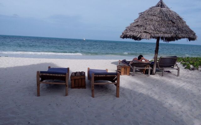 Blue Earth Beach Bungalows