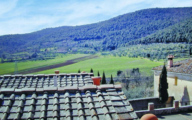 Charming Villa in Tuscany With Pool & Views