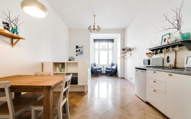 Trendy Local Apartment