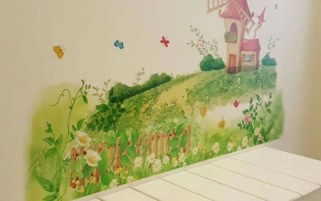 Small Wide Home