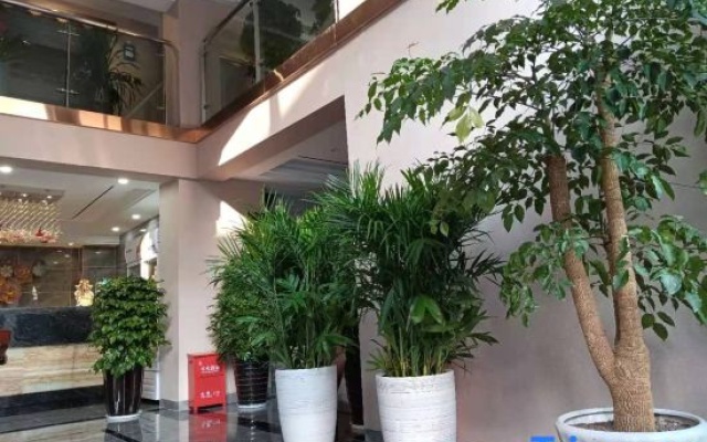 Overseas Chinese Ted Hotel – Outside – Enshi Prefecture