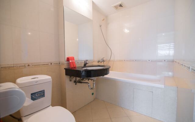 RedDoorz Plus near Benh Vien 108