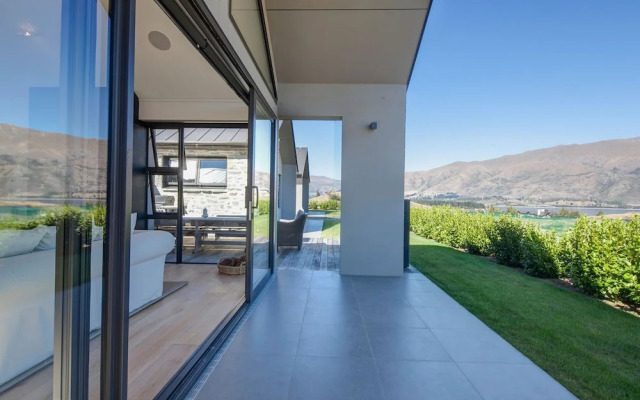 Infinity - Lake & Mountain Views - Sleeps 8
