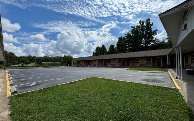 Travel Inn By OYO Danville US-29