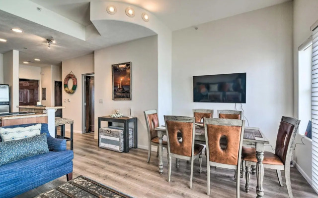 Pool Access, Walk to Beach: Galveston Condo!