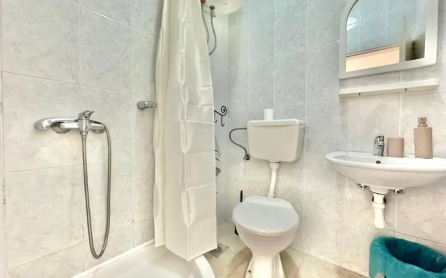 B&M Holiday Rooms