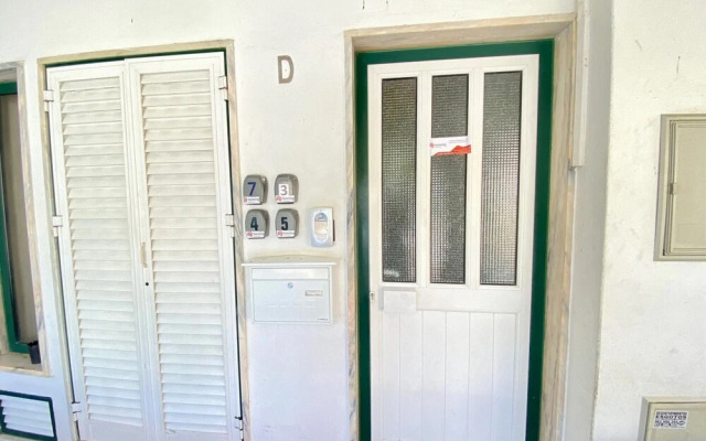 Faro Airport Flat 7 by Homing