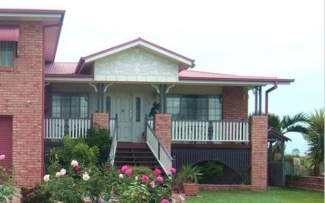 Ayr Bed and Breakfast on McIntyre