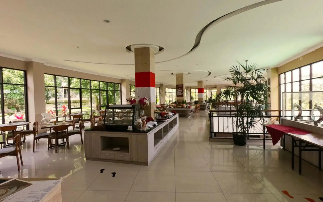 The Green Peak, ARTOTEL Curated