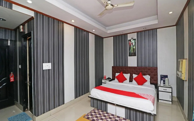 OYO 12848 Hotel Akash - Faridabad