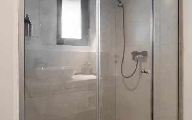Vibrant & Spacious 3BR Condos on Amzei Square